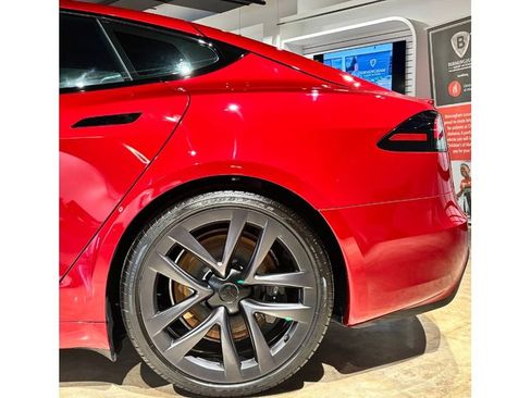 Used 2024 Tesla Model S image 11