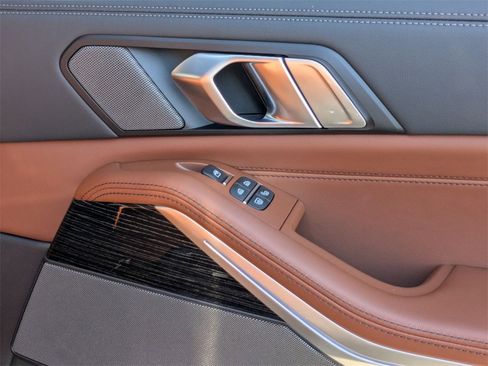 New 2026 BMW X7 M60i image 19