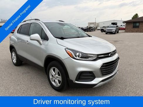Used 2020 Chevrolet Trax LT w/ LT Convenience Package AWD/4WD image 8
