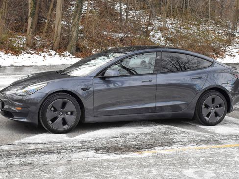 Used 2022 Tesla Model 3 Long Range image 2