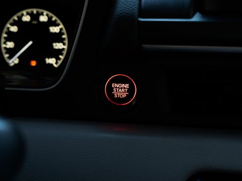 Certified 2024 Honda Pilot Touring image 26