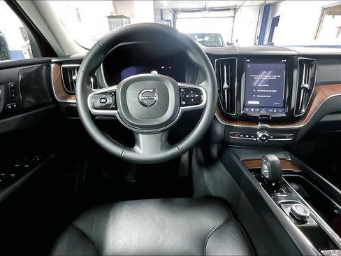 Used 2024 Volvo XC60 B5 Plus w/ Protection Package Premier image 17