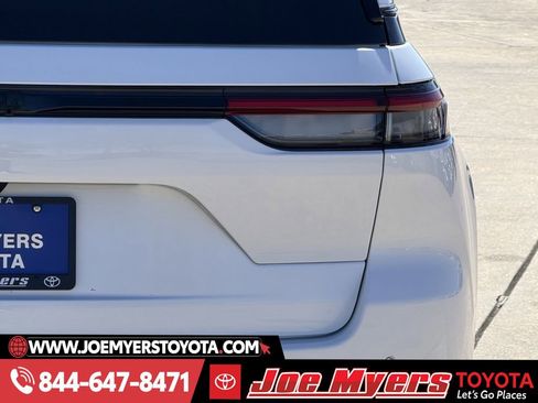 Used 2025 Jeep Grand Cherokee Altitude image 9