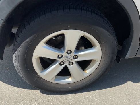 Used 2013 Toyota RAV4 XLE AWD/4WD image 15