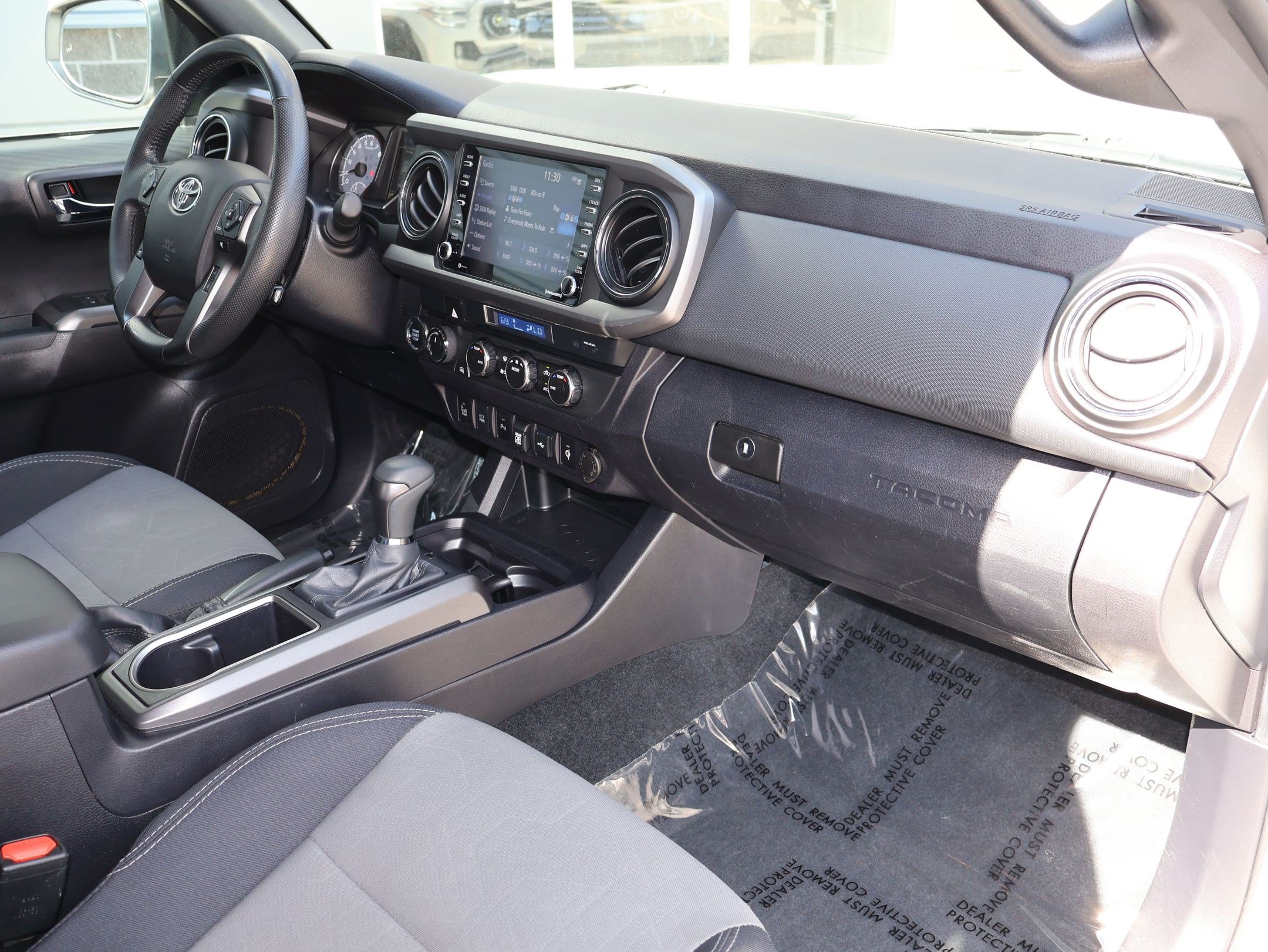 Used 2022 Toyota Tacoma TRD Off-Road w/ Technology Package AWD/4WD image 32