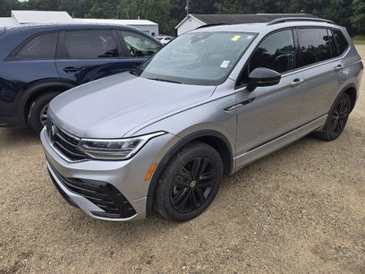 Used 2022 Volkswagen Tiguan SE R-Line