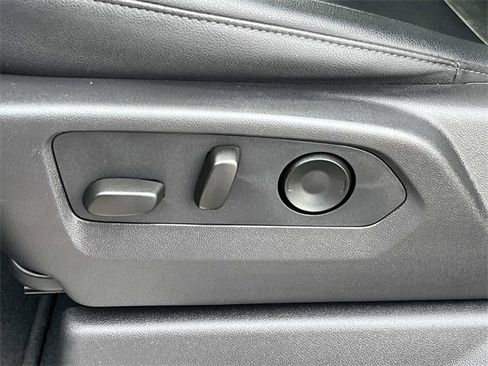 Used 2024 GMC Sierra 2500 SLT w/ SLT Premium Package image 31