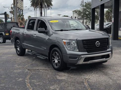 Used 2021 Nissan Titan SV w/ Accessory Utility Package RWD image 3