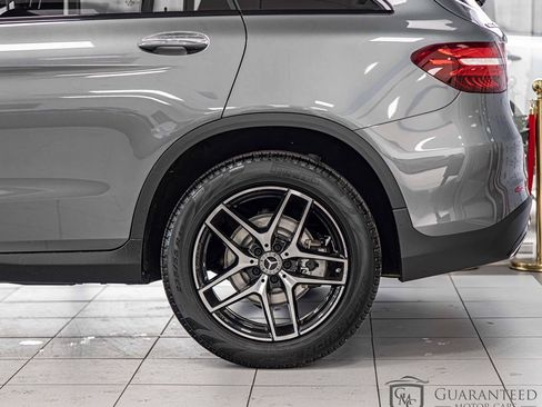 Used 2019 Mercedes-Benz GLC 300 4MATIC w/ Multimedia Package image 8