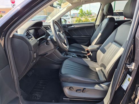 Used 2022 Volkswagen Tiguan SE AWD/4WD image 18