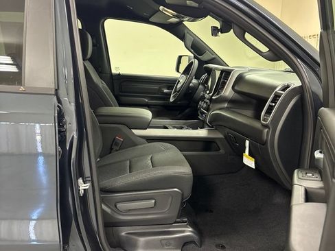 New 2026 RAM 1500 Express AWD/4WD image 23