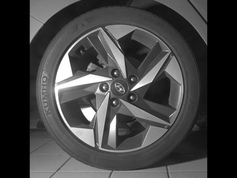 Used 2021 Hyundai Elantra Limited w/ Cargo Package FWD image 11