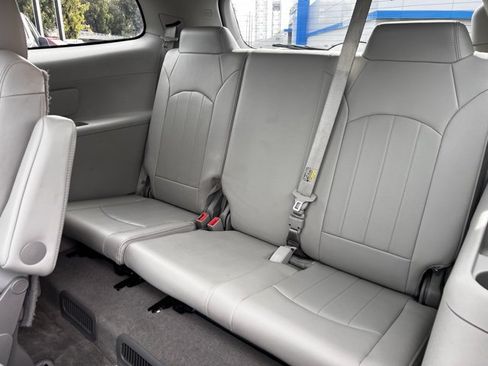 Used 2017 Buick Enclave Leather image 21