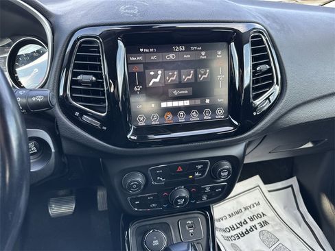 Used 2021 Jeep Compass Limited image 18