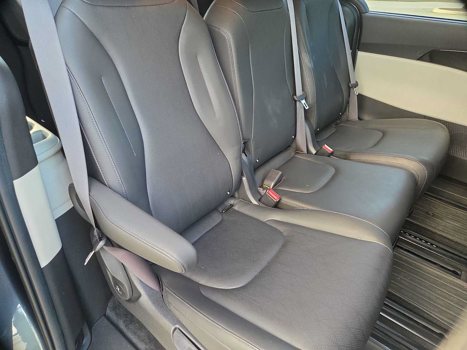 Used 2022 Kia Carnival SX FWD image 22