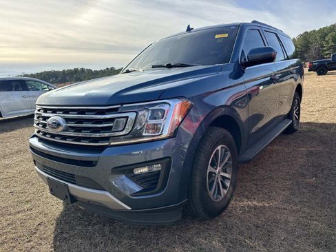 Used 2020 Ford Expedition XLT image 3