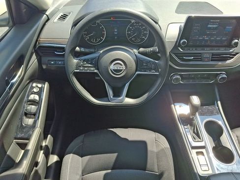Used 2023 Nissan Altima 2.5 SV AWD/4WD image 12