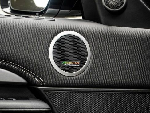 Used 2024 Land Rover Discovery Dynamic SE image 34