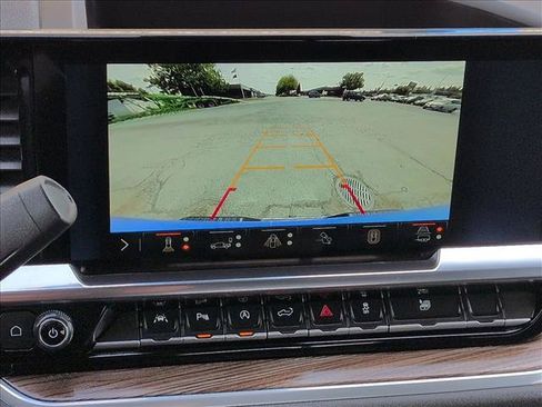 Used 2025 Chevrolet Silverado 1500 LT w/ Safety Package AWD/4WD image 19