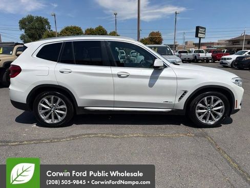 Used 2018 BMW X3 xDrive30i w/ Premium Package AWD/4WD image 4