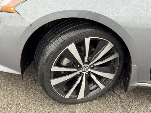 Certified 2019 Nissan Altima 2.5 Platinum image 40