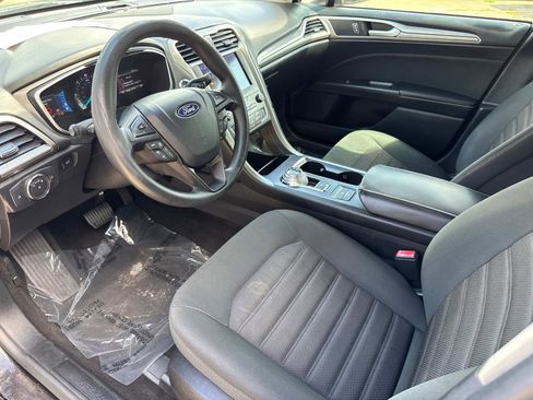 Used 2020 Ford Fusion SE image 21