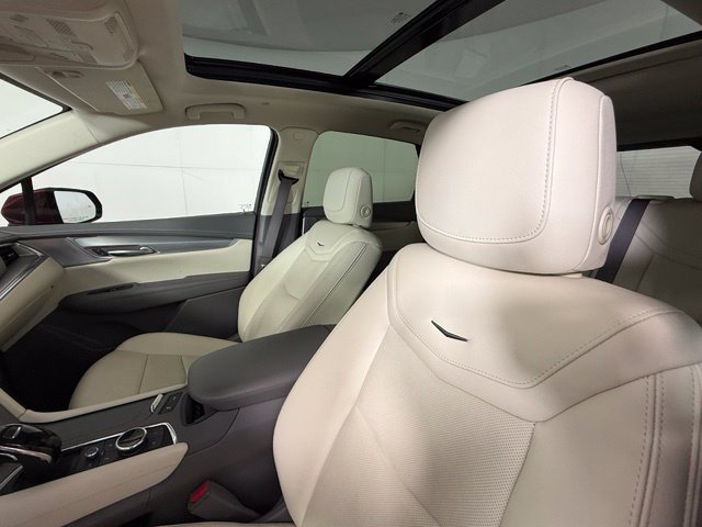 Used 2023 Cadillac XT5 Premium Luxury FWD image 18