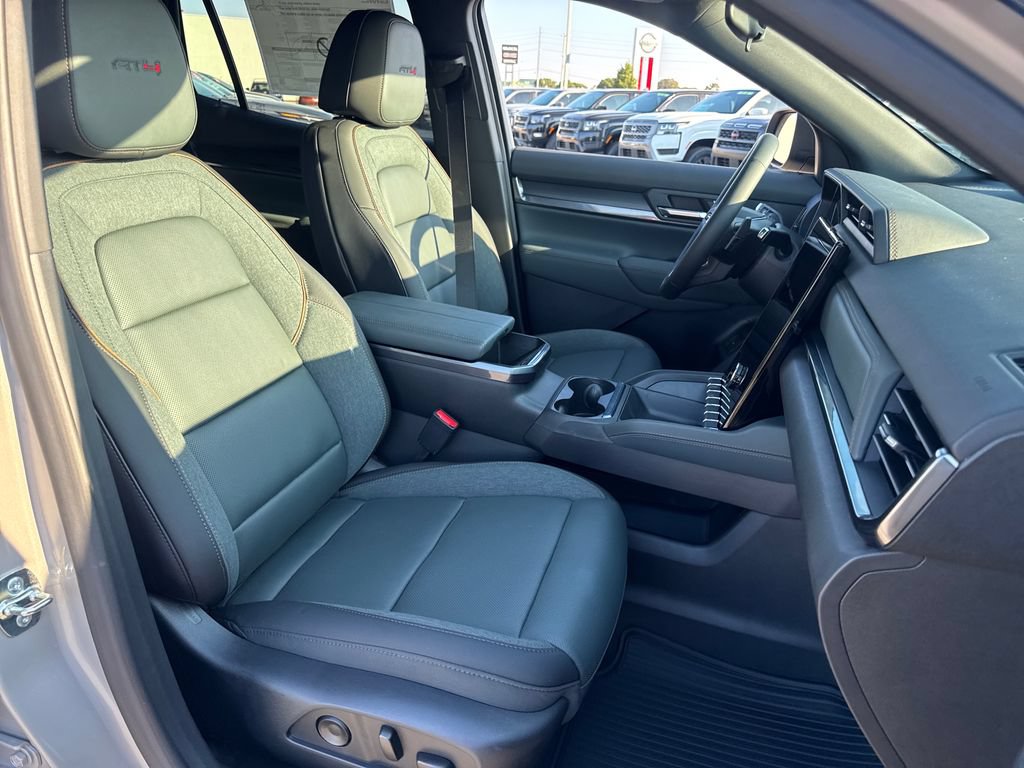 New 2027 GMC Terrain AT4 w/ Convenience Package III AWD/4WD image 12