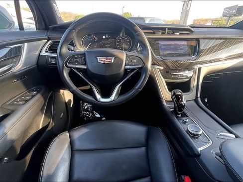 Used 2023 Cadillac XT6 Premium Luxury FWD image 10