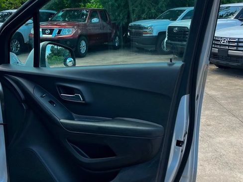 Used 2016 Chevrolet Trax LT AWD/4WD image 21
