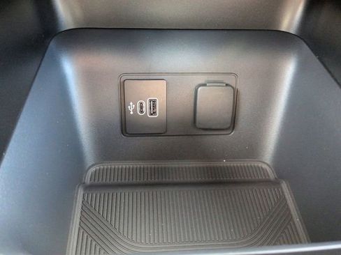 New 2026 Ford Explorer Active image 23