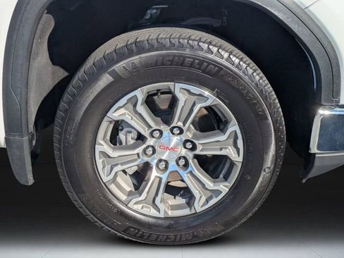 Used 2025 GMC Sierra 1500 SLT image 9