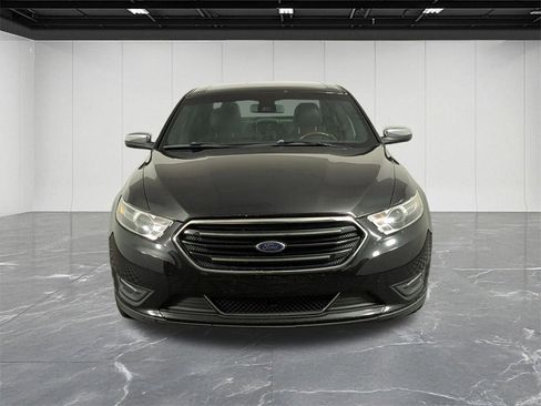 Used 2018 Ford Taurus Limited image 8