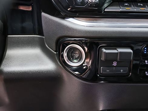 Used 2023 GMC Sierra 1500 SLT AWD/4WD image 21