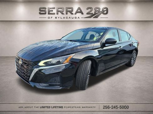 Used 2025 Nissan Altima 2.5 SV FWD image 3