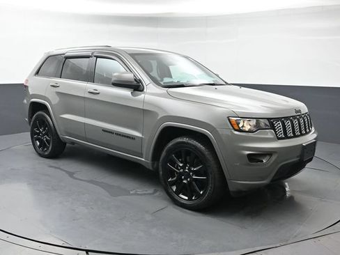 Used 2021 Jeep Grand Cherokee Laredo X AWD/4WD image 1