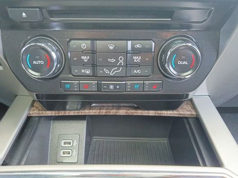 Used 2018 Ford F250 Lariat w/ Lariat Ultimate Package AWD/4WD image 4