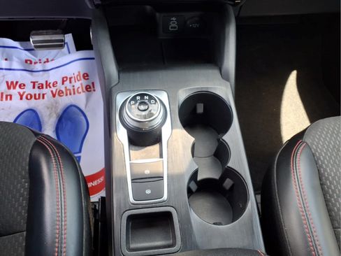 Used 2024 Ford Escape ST-Line w/ Tech Pack #1 AWD/4WD image 13