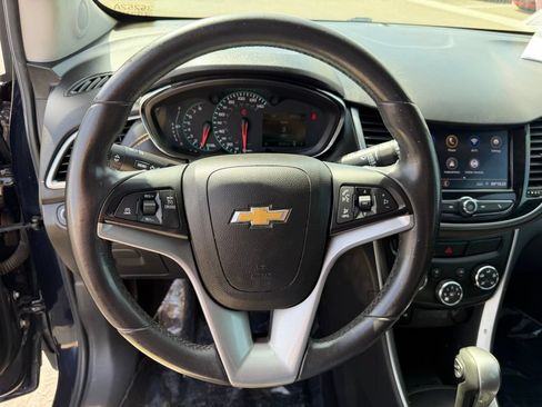 Used 2021 Chevrolet Trax LT w/ Sport Edition FWD image 21