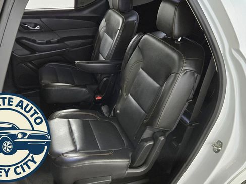 Used 2021 Chevrolet Traverse Premier image 27