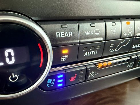 Used 2019 Ford Expedition Platinum AWD/4WD image 23