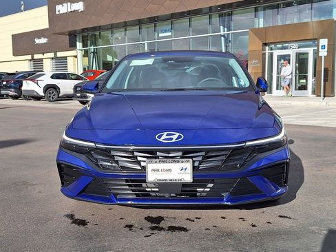 Used 2024 Hyundai Elantra SEL w/ Convenience Package image 8