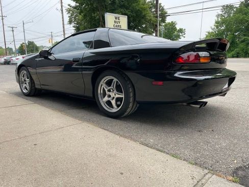 Used 2000 Chevrolet Camaro Z28 w/ SS Performance/Appearance Pkg RWD image 14