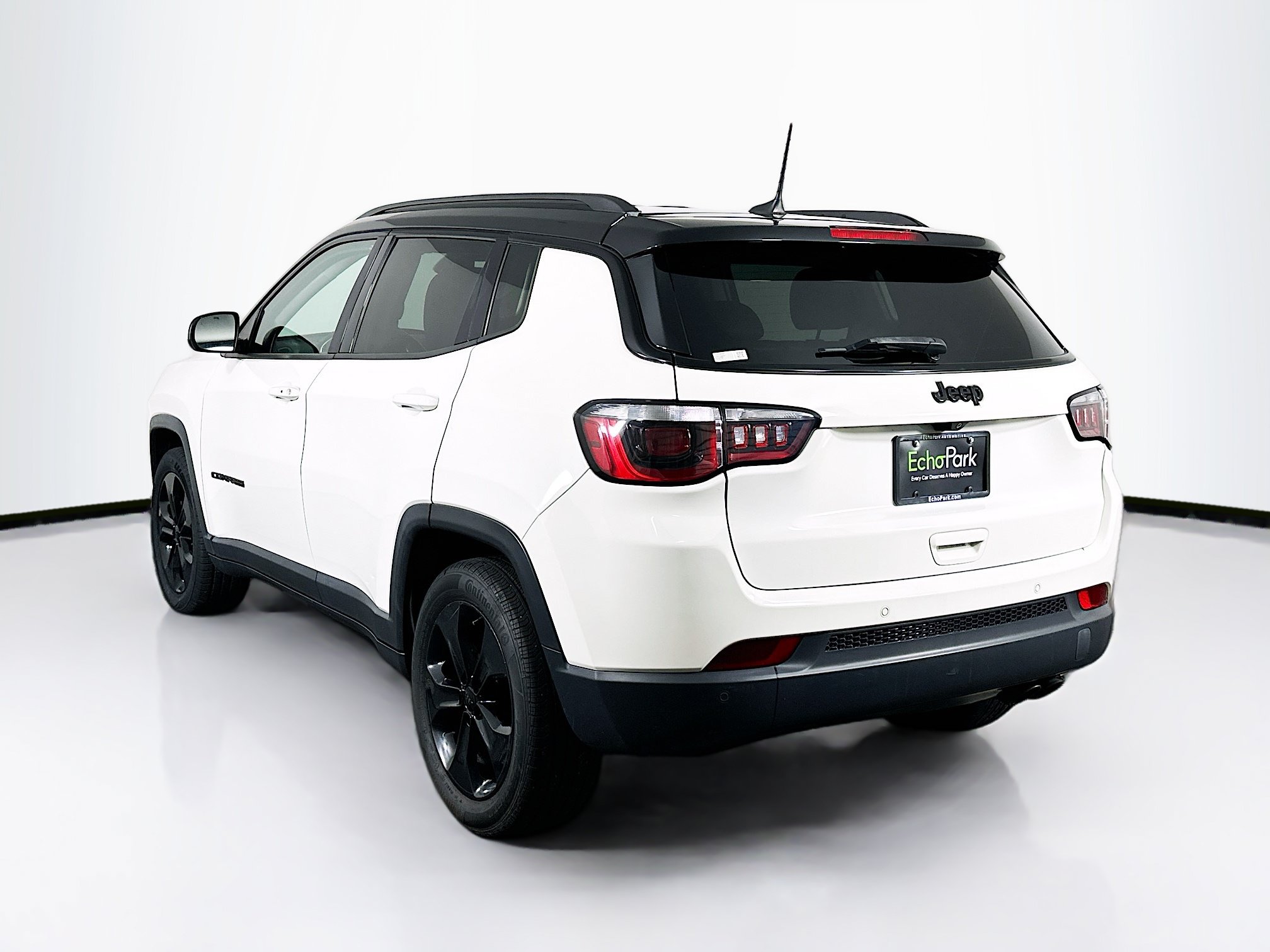 Used 2020 Jeep Compass Latitude FWD image 5