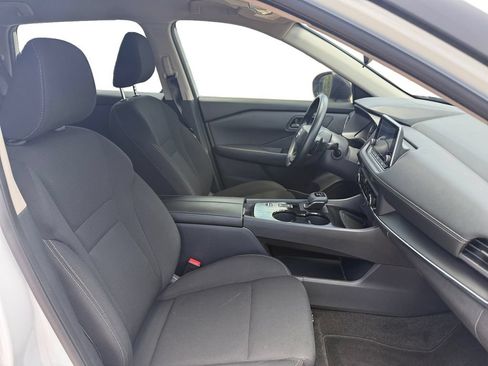 Used 2025 Nissan Rogue S FWD image 16
