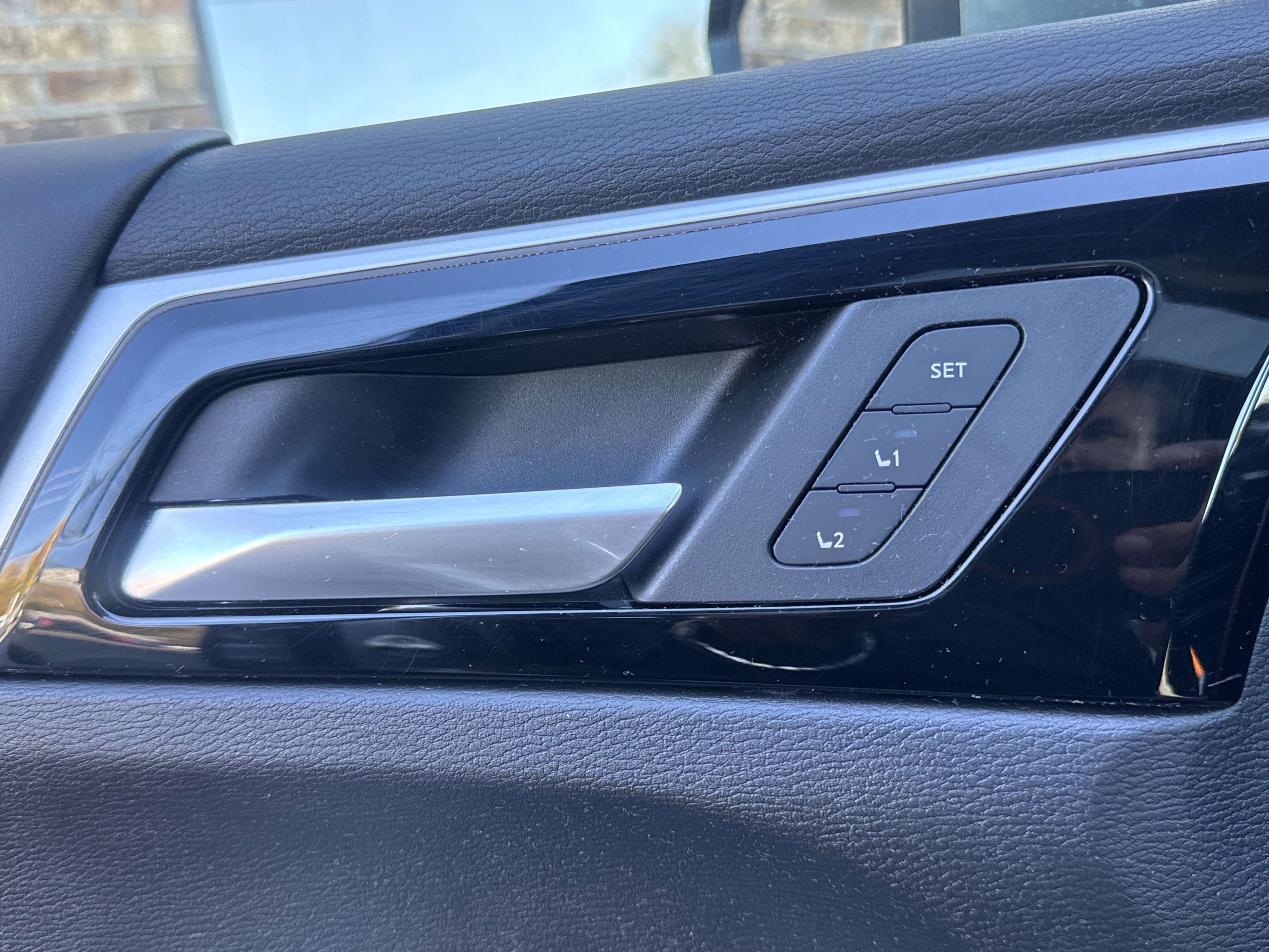 Used 2023 Mitsubishi Outlander SEL AWD/4WD image 27
