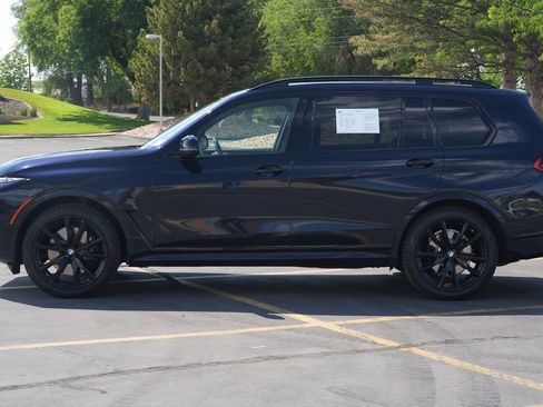 Used 2024 BMW X7 xDrive40i w/ Executive Package AWD/4WD image 2