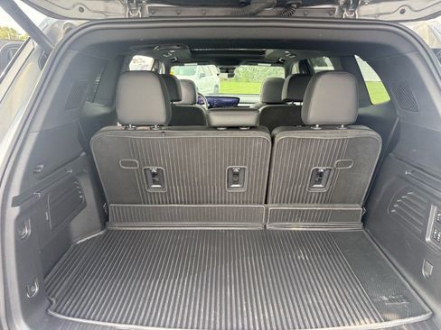 Used 2025 Buick Enclave Avenir w/ Super Cruise Package image 17