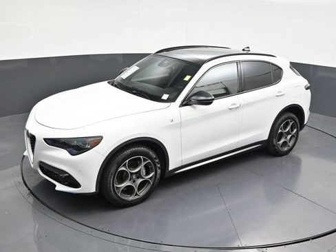 Used 2024 Alfa Romeo Stelvio Ti AWD/4WD image 15