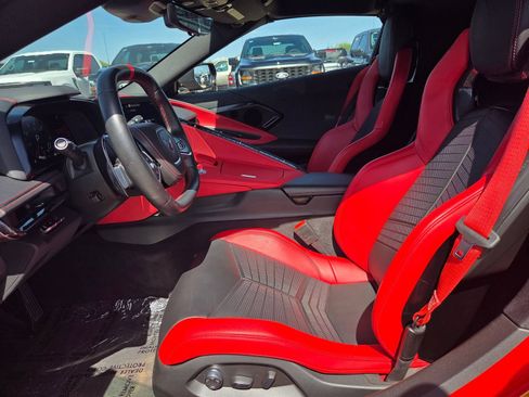 Used 2025 Chevrolet Corvette Stingray Preferred Cpe w/ Z51 Performance Package RWD image 11